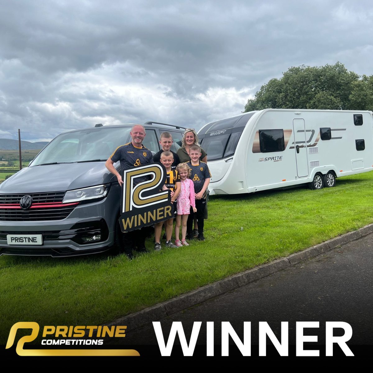 2021 Volkswagen Transporter & New Swift 6 Berth Caravan Combo