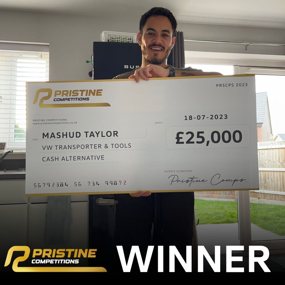 2021 Volkswagen Transporter Highline & Dewalt 30 Piece Power Tool Kit