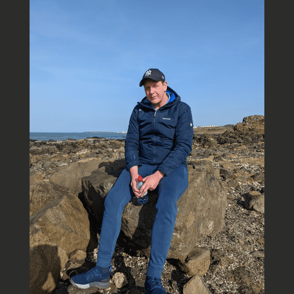 Fridays £2,000 Cash For £1.99