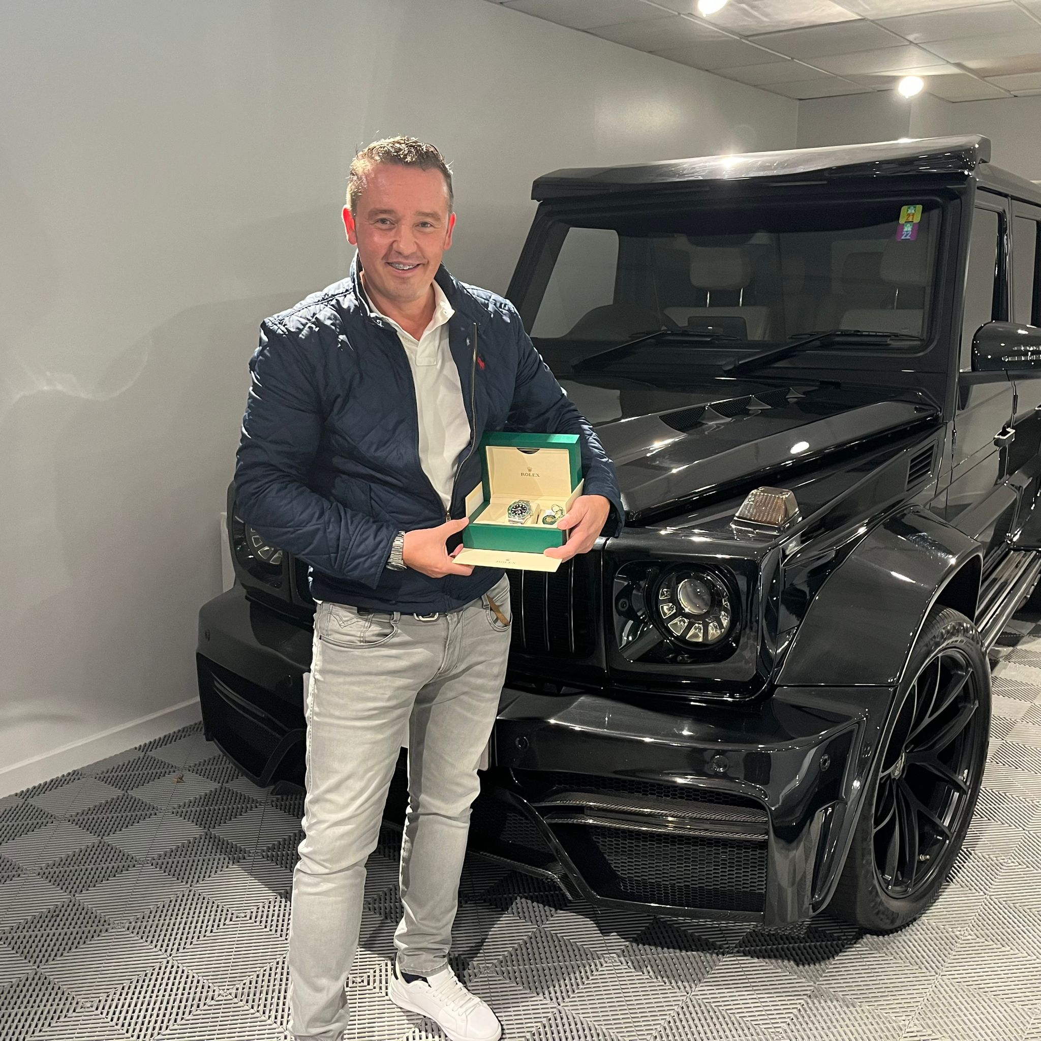 Unworn 2022 Rolex Submariner ‘Kermit’ or £10,000 Tax Free Cash